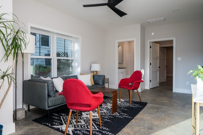 135 Swannanoa Ave 9